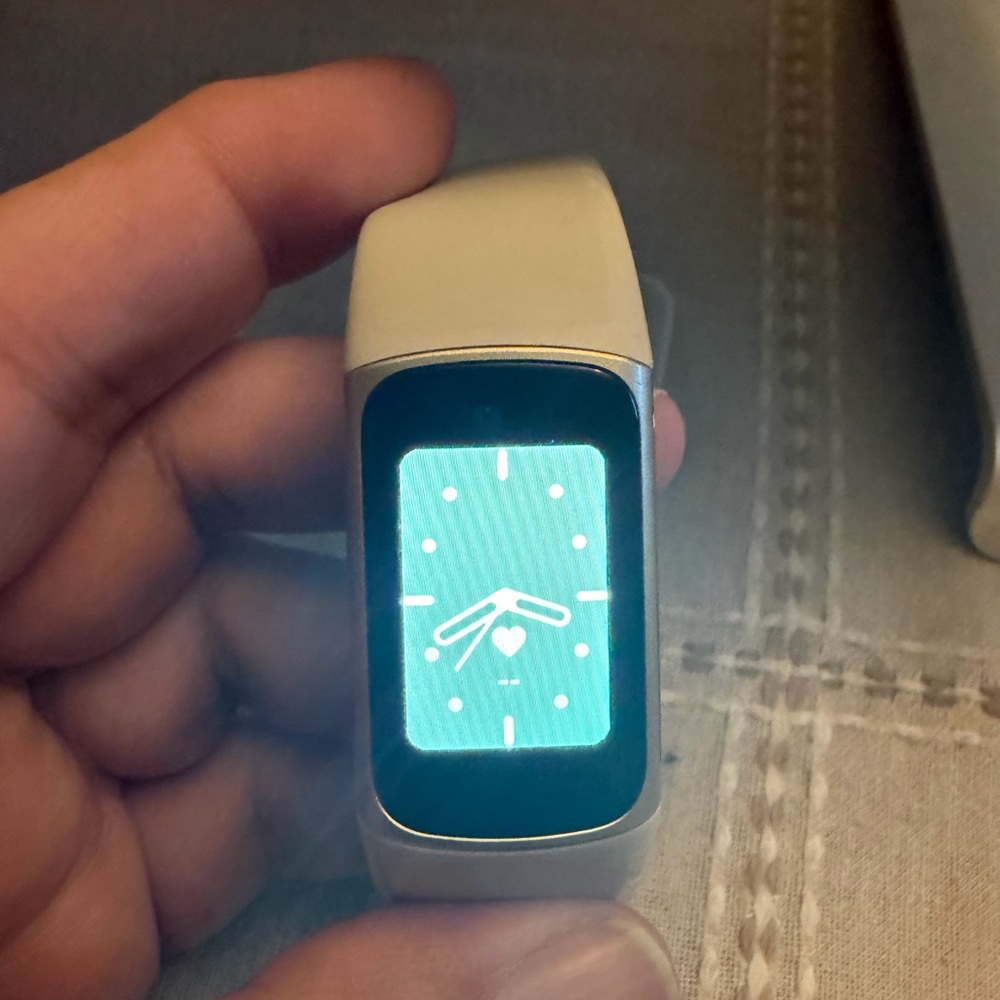 Fitbit Smartwatch Charge 5 with Large size White Band